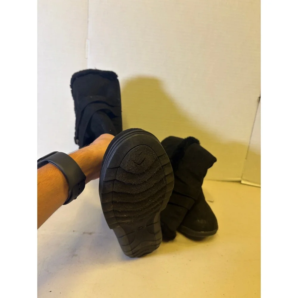 Shoe Dept Buffy Black Faux Suede Fur Trim Mid Calf Buckle Boots Womens 8.5M